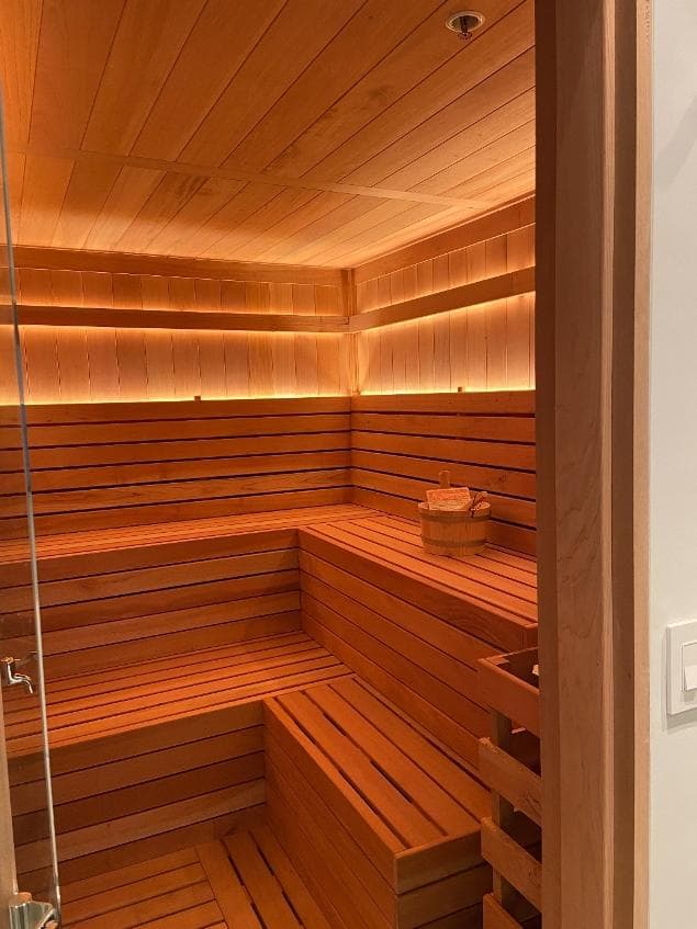 Dry Sauna showcase photograph 1